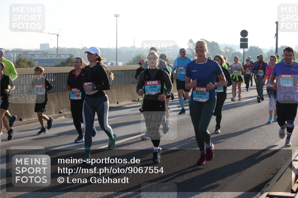 03.10.2025 - Köhlbrandbrückenlauf Lena Gebhardt http://msf.ph/oto/9067554 03.10.2025 09:23:51 Position 1 1821, 2055, 3483 meine-sportfotos.de