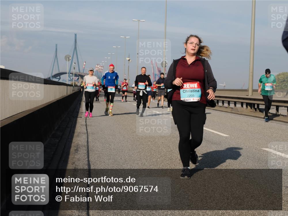 03.10.2025 - Köhlbrandbrückenlauf Fabian Wolf http://msf.ph/oto/9067574 03.10.2025 10:10:25 Position 3 2205 meine-sportfotos.de