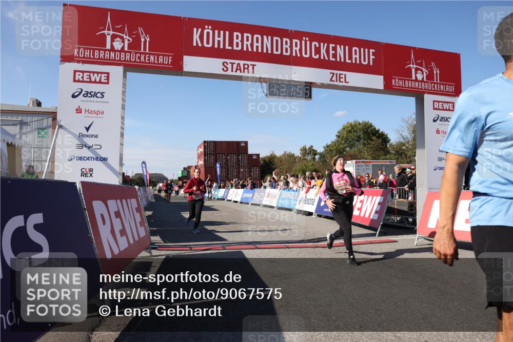 03.10.2025 - Köhlbrandbrückenlauf Lena Gebhardt http://msf.ph/oto/9067575 03.10.2025 13:31:56 Ziel 4415, 4416, 4842, 4902, 4935, 5267, 5463, 5817, 6076, 6452, 6736 meine-sportfotos.de