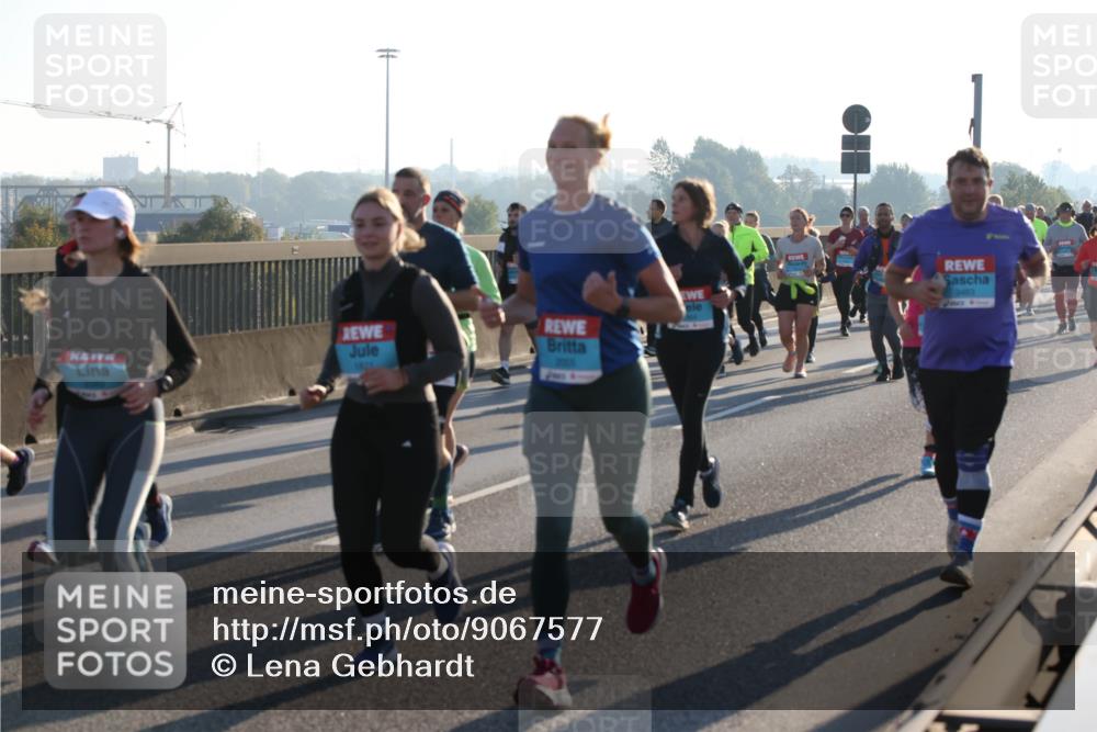 03.10.2025 - Köhlbrandbrückenlauf Lena Gebhardt http://msf.ph/oto/9067577 03.10.2025 09:23:52 Position 1 3483 meine-sportfotos.de