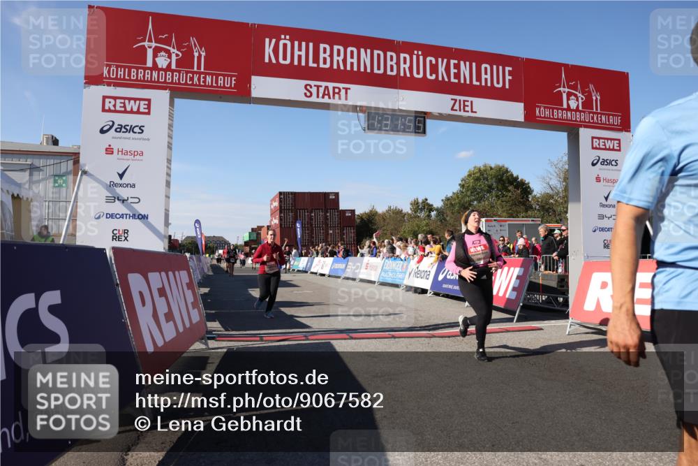 03.10.2025 - Köhlbrandbrückenlauf Lena Gebhardt http://msf.ph/oto/9067582 03.10.2025 13:31:56 Ziel 4415, 4416, 4842, 4902, 4935, 5267, 5463, 5817, 6076, 6452, 6736 meine-sportfotos.de