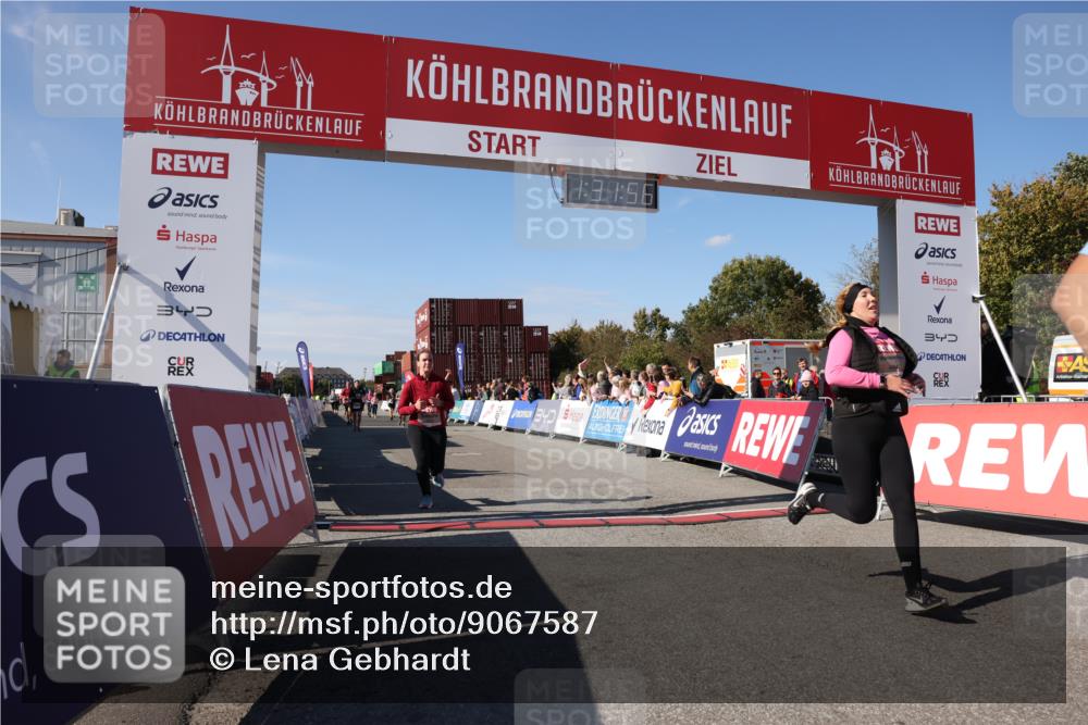 03.10.2025 - Köhlbrandbrückenlauf Lena Gebhardt http://msf.ph/oto/9067587 03.10.2025 13:31:56 Ziel 4415, 4416, 4842, 4902, 4935, 5267, 5463, 5817, 6076, 6452, 6736 meine-sportfotos.de