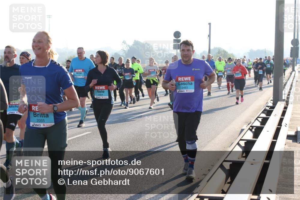 03.10.2025 - Köhlbrandbrückenlauf Lena Gebhardt http://msf.ph/oto/9067601 03.10.2025 09:23:52 Position 1 1727, 2055, 2064, 3483 meine-sportfotos.de