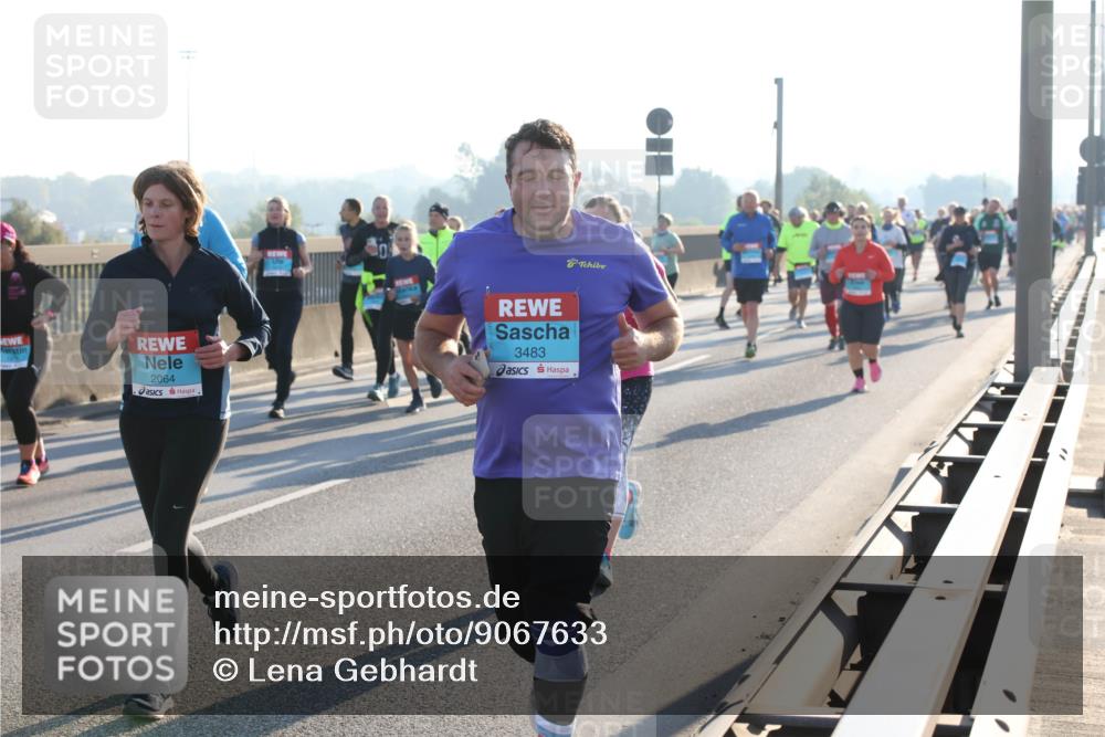03.10.2025 - Köhlbrandbrückenlauf Lena Gebhardt http://msf.ph/oto/9067633 03.10.2025 09:23:53 Position 1 2064, 3483 meine-sportfotos.de