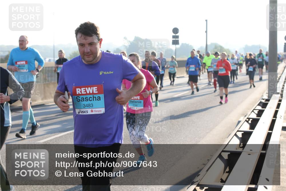 03.10.2025 - Köhlbrandbrückenlauf Lena Gebhardt http://msf.ph/oto/9067643 03.10.2025 09:23:54 Position 1 3483, 3239 meine-sportfotos.de