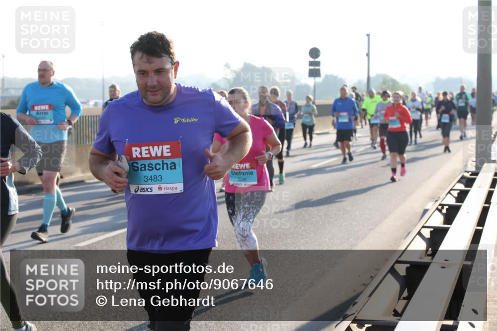 03.10.2025 - Köhlbrandbrückenlauf Lena Gebhardt http://msf.ph/oto/9067646 03.10.2025 09:23:54 Position 1 3483, 3239 meine-sportfotos.de