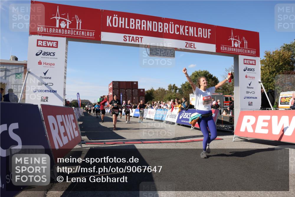 03.10.2025 - Köhlbrandbrückenlauf Lena Gebhardt http://msf.ph/oto/9067647 03.10.2025 13:32:03 Ziel 4443, 4842, 4902, 5155, 5246, 5247, 5248, 6076, 6126, 6146, 6460 meine-sportfotos.de