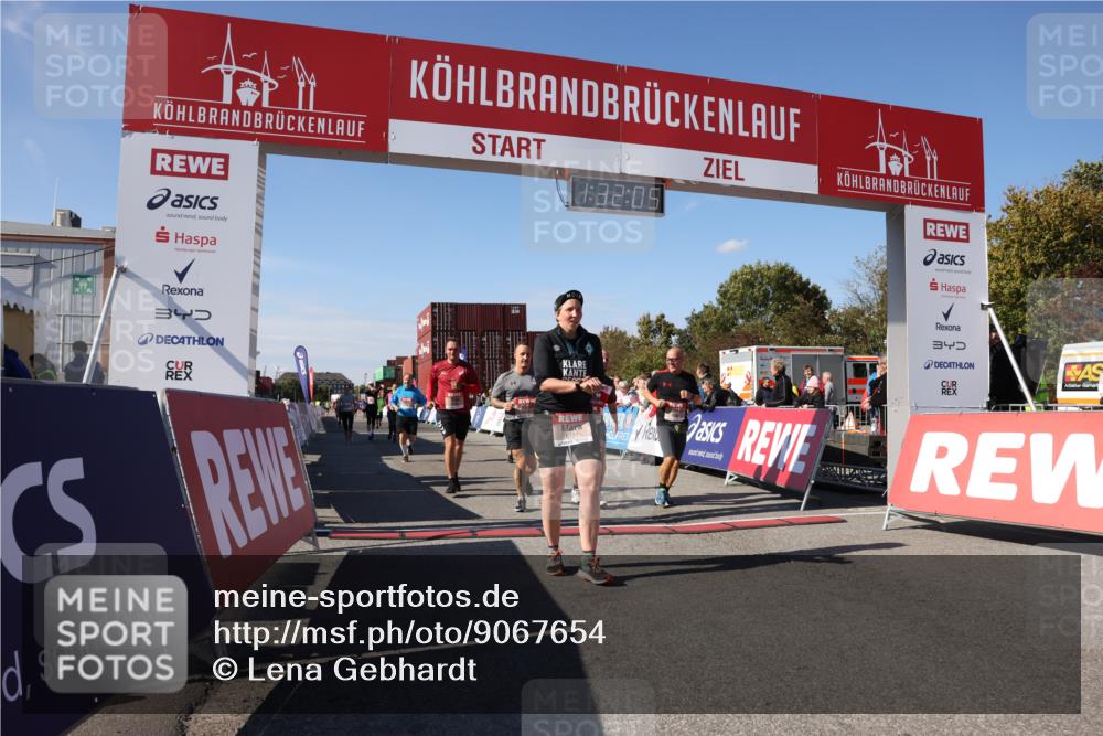 03.10.2025 - Köhlbrandbrückenlauf Lena Gebhardt http://msf.ph/oto/9067654 03.10.2025 13:32:05 Ziel 4443, 4842, 4902, 5155, 5238, 5246, 5247, 5248, 5921, 5922, 5923, 6076, 6126, 6146, 6460 meine-sportfotos.de