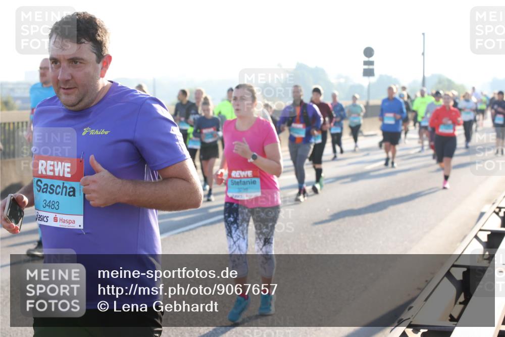 03.10.2025 - Köhlbrandbrückenlauf Lena Gebhardt http://msf.ph/oto/9067657 03.10.2025 09:23:54 Position 1 3483 meine-sportfotos.de