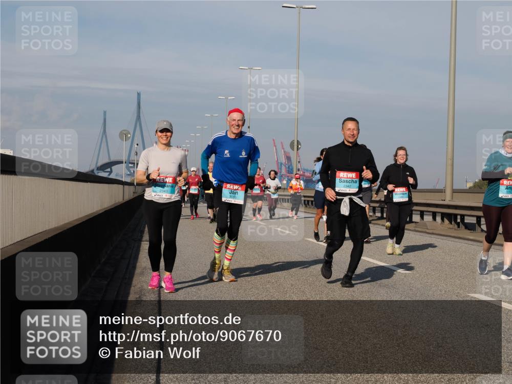 03.10.2025 - Köhlbrandbrückenlauf Fabian Wolf http://msf.ph/oto/9067670 03.10.2025 10:10:29 Position 3 2343, 3510, 2342, 1700 meine-sportfotos.de