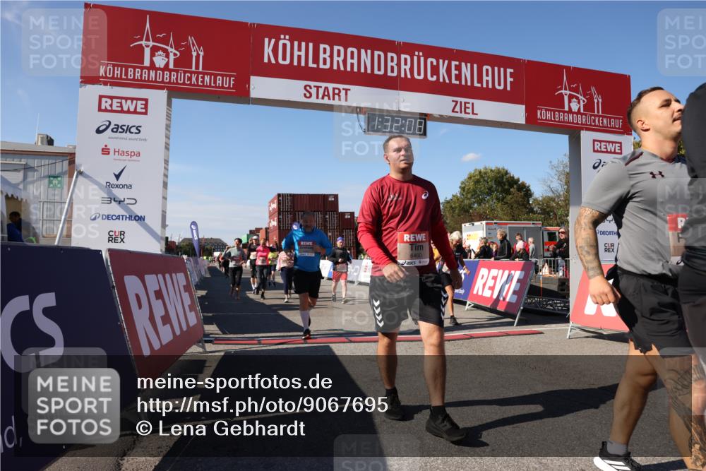 03.10.2025 - Köhlbrandbrückenlauf Lena Gebhardt http://msf.ph/oto/9067695 03.10.2025 13:32:08 Ziel 4443, 4985, 5155, 5238, 5246, 5247, 5248, 5820, 5921, 5922, 5923, 6076, 6126, 6146, 6460 meine-sportfotos.de