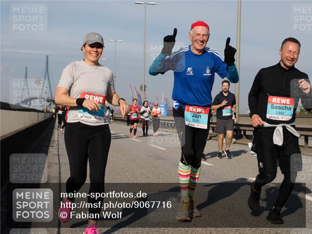 03.10.2025 - Köhlbrandbrückenlauf Fabian Wolf http://msf.ph/oto/9067716 03.10.2025 10:10:31 Position 3 1822, 2343, 3510, 2342 meine-sportfotos.de
