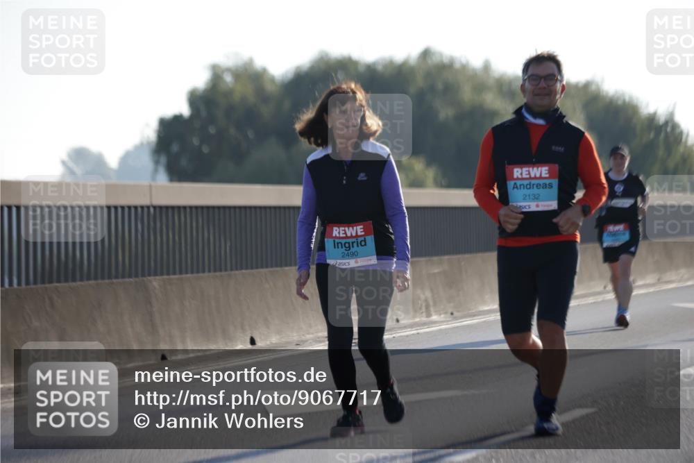 03.10.2025 - Köhlbrandbrückenlauf Jannik Wohlers http://msf.ph/oto/9067717 03.10.2025 09:30:26 Position 3 2490, 2132 meine-sportfotos.de