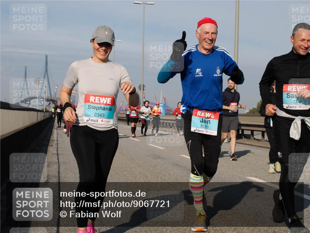 03.10.2025 - Köhlbrandbrückenlauf Fabian Wolf http://msf.ph/oto/9067721 03.10.2025 10:10:32 Position 3 2343, 3510, 2342 meine-sportfotos.de
