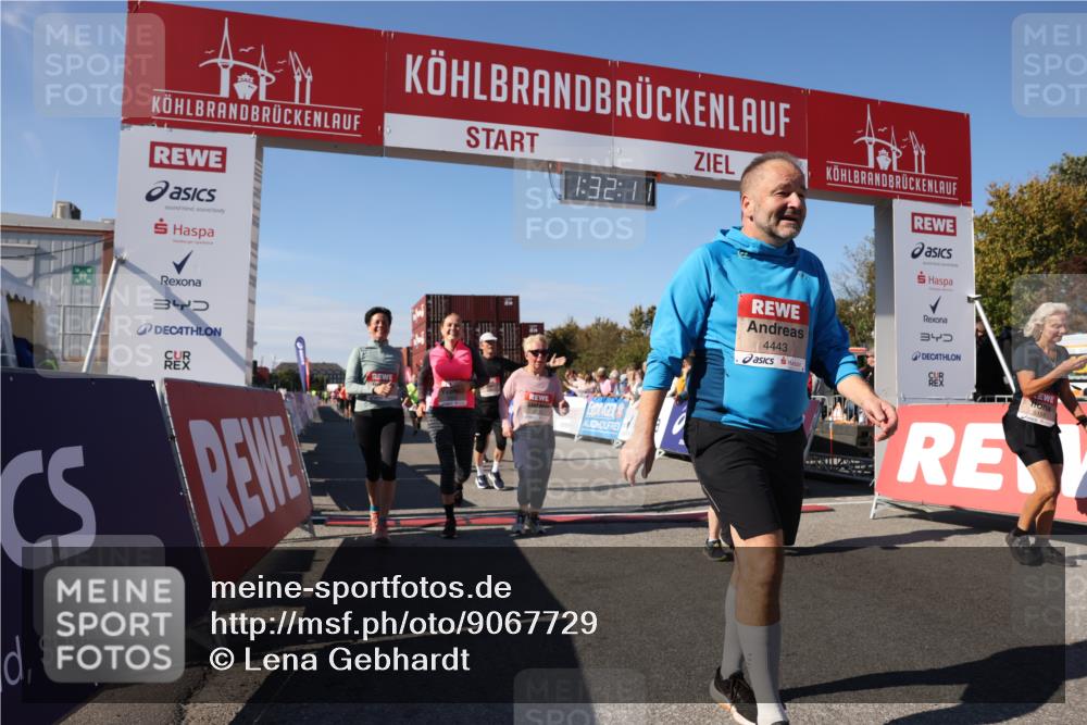 03.10.2025 - Köhlbrandbrückenlauf Lena Gebhardt http://msf.ph/oto/9067729 03.10.2025 13:32:11 Ziel 4443, 4985, 5155, 5238, 5246, 5247, 5248, 5354, 5820, 5921, 5922, 5923, 6076, 6126, 6146, 6287, 6304, 6460 meine-sportfotos.de
