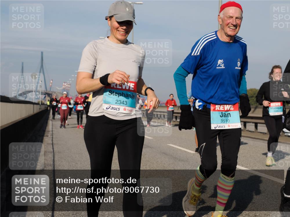 03.10.2025 - Köhlbrandbrückenlauf Fabian Wolf http://msf.ph/oto/9067730 03.10.2025 10:10:32 Position 3 2343, 3510, 2385 meine-sportfotos.de
