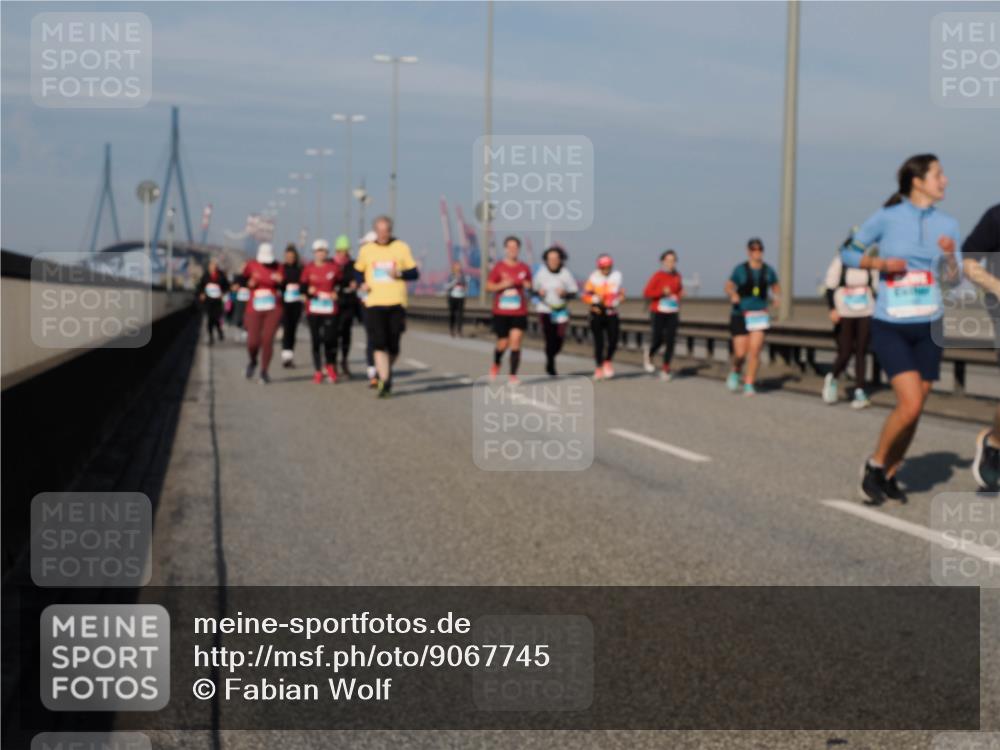 03.10.2025 - Köhlbrandbrückenlauf Fabian Wolf http://msf.ph/oto/9067745 03.10.2025 10:10:33 Position 3  meine-sportfotos.de