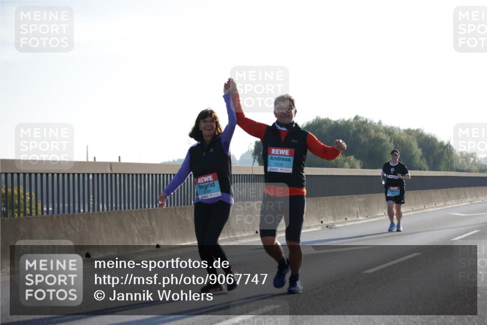 03.10.2025 - Köhlbrandbrückenlauf Jannik Wohlers http://msf.ph/oto/9067747 03.10.2025 09:30:28 Position 3 2490, 2132 meine-sportfotos.de