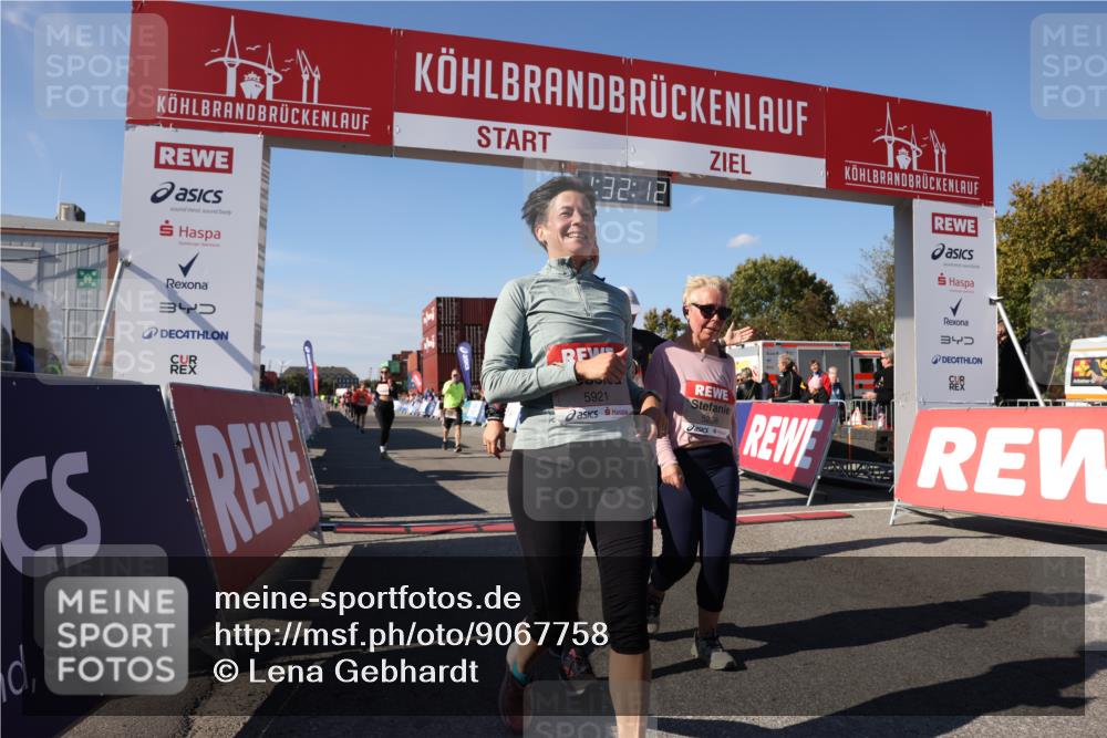 03.10.2025 - Köhlbrandbrückenlauf Lena Gebhardt http://msf.ph/oto/9067758 03.10.2025 13:32:13 Ziel 4443, 4578, 4985, 5155, 5238, 5246, 5247, 5248, 5354, 5820, 5921, 5922, 5923, 6126, 6146, 6287, 6304, 6460 meine-sportfotos.de