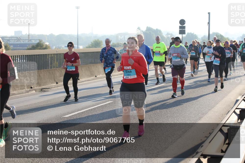 03.10.2025 - Köhlbrandbrückenlauf Lena Gebhardt http://msf.ph/oto/9067765 03.10.2025 09:23:58 Position 1 1863 meine-sportfotos.de