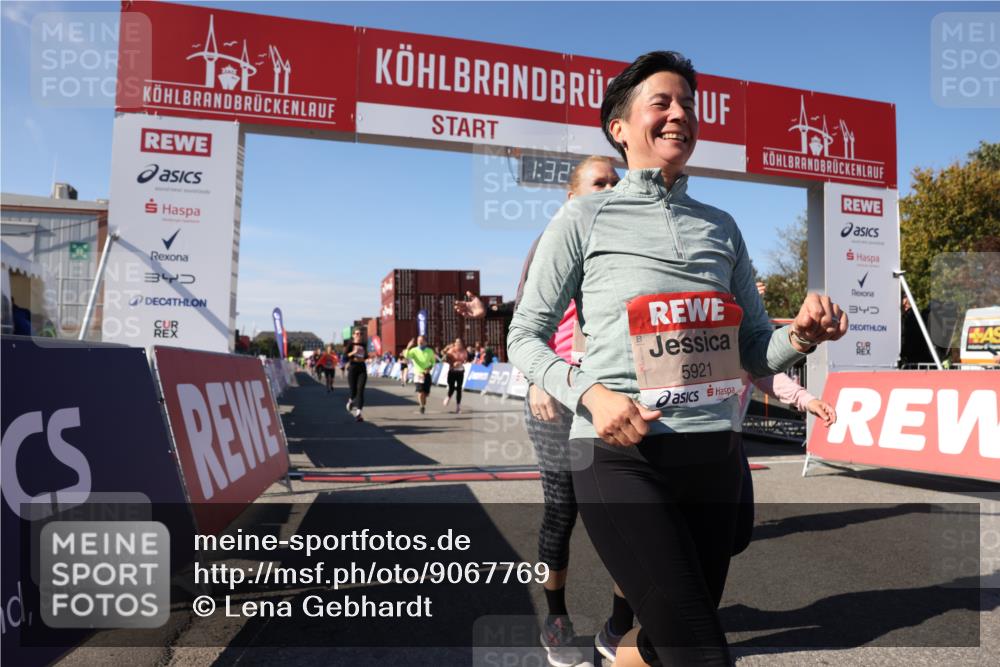 03.10.2025 - Köhlbrandbrückenlauf Lena Gebhardt http://msf.ph/oto/9067769 03.10.2025 13:32:13 Ziel 4443, 4578, 4985, 5155, 5238, 5246, 5247, 5248, 5354, 5820, 5921, 5922, 5923, 6126, 6146, 6287, 6304, 6460 meine-sportfotos.de