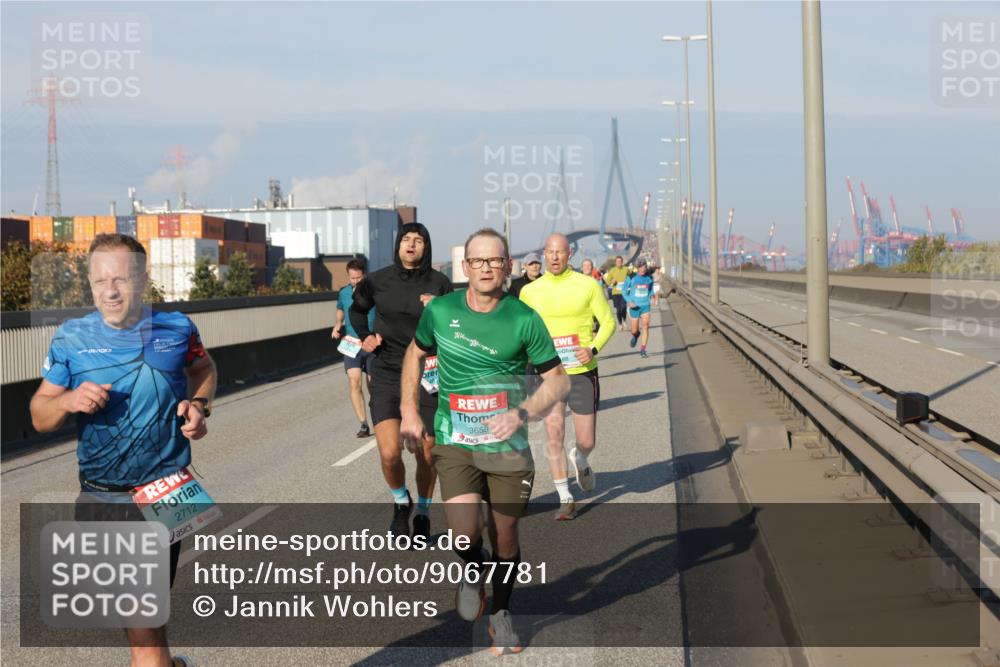 03.10.2025 - Köhlbrandbrückenlauf Jannik Wohlers http://msf.ph/oto/9067781 03.10.2025 09:46:54 Position 3 2712, 3658 meine-sportfotos.de