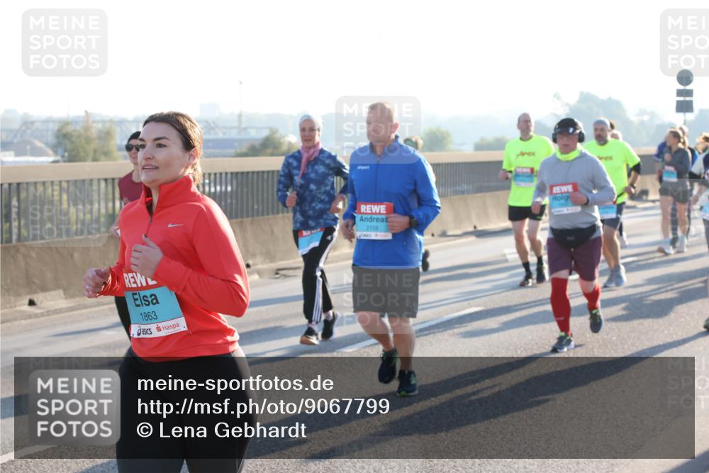 03.10.2025 - Köhlbrandbrückenlauf Lena Gebhardt http://msf.ph/oto/9067799 03.10.2025 09:23:59 Position 1 1863, 2158 meine-sportfotos.de