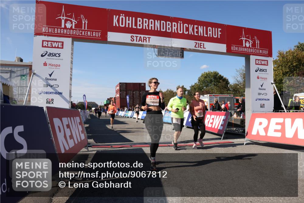 03.10.2025 - Köhlbrandbrückenlauf Lena Gebhardt http://msf.ph/oto/9067812 03.10.2025 13:32:16 Ziel 4443, 4485, 4578, 4985, 5155, 5238, 5354, 5820, 5921, 5922, 5923, 6146, 6287, 6304, 6460 meine-sportfotos.de