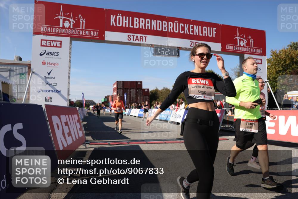 03.10.2025 - Köhlbrandbrückenlauf Lena Gebhardt http://msf.ph/oto/9067833 03.10.2025 13:32:17 Ziel 4443, 4485, 4578, 4985, 5155, 5238, 5354, 5820, 5921, 5922, 5923, 6146, 6287, 6304 meine-sportfotos.de