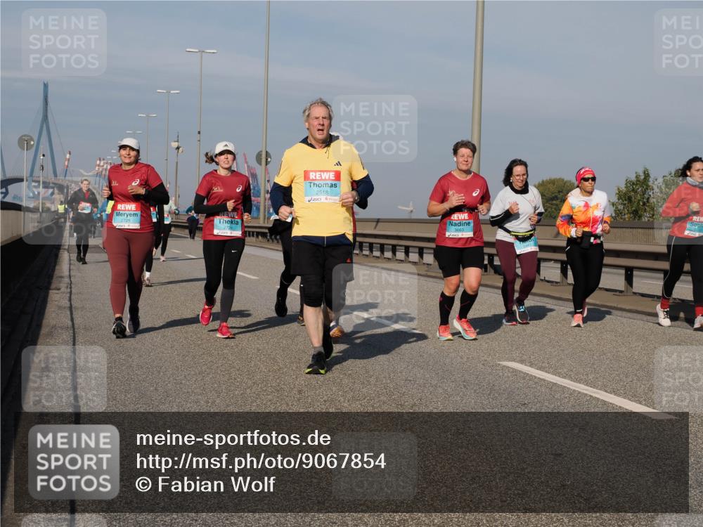 03.10.2025 - Köhlbrandbrückenlauf Fabian Wolf http://msf.ph/oto/9067854 03.10.2025 10:10:38 Position 3 21, 2725, 2518, 3663 meine-sportfotos.de