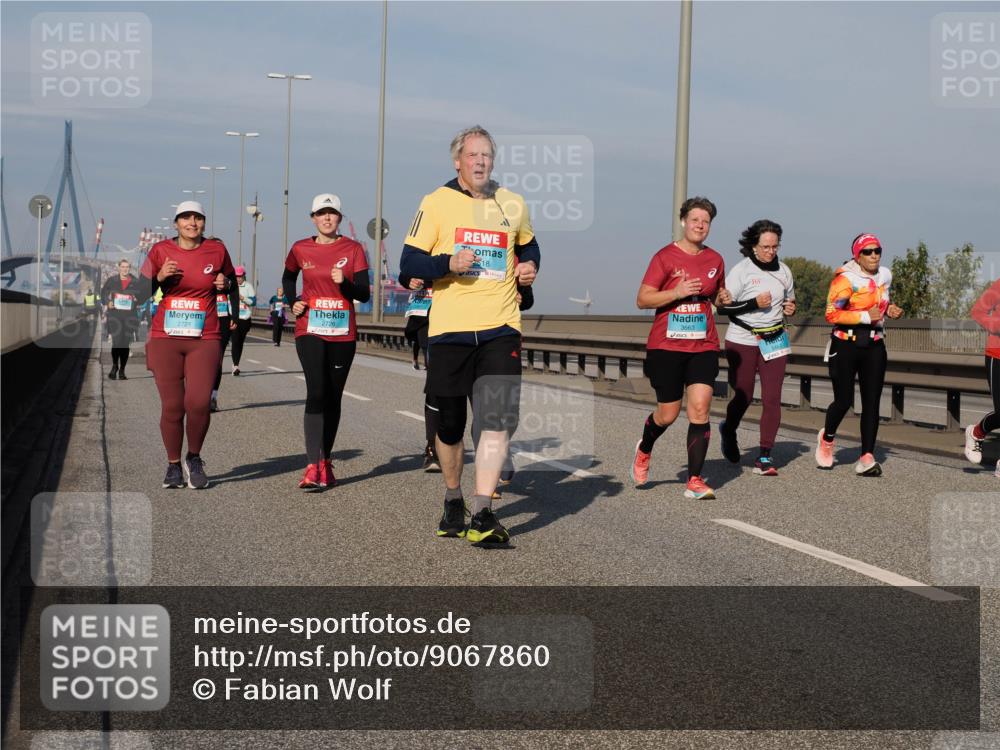 03.10.2025 - Köhlbrandbrückenlauf Fabian Wolf http://msf.ph/oto/9067860 03.10.2025 10:10:39 Position 3 2725, 2726, 18 meine-sportfotos.de