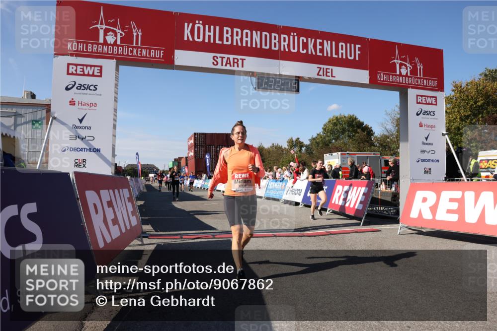 03.10.2025 - Köhlbrandbrückenlauf Lena Gebhardt http://msf.ph/oto/9067862 03.10.2025 13:32:19 Ziel 4485, 4578, 4985, 5238, 5354, 5820, 5921, 5922, 5923, 6146, 6287, 6304 meine-sportfotos.de