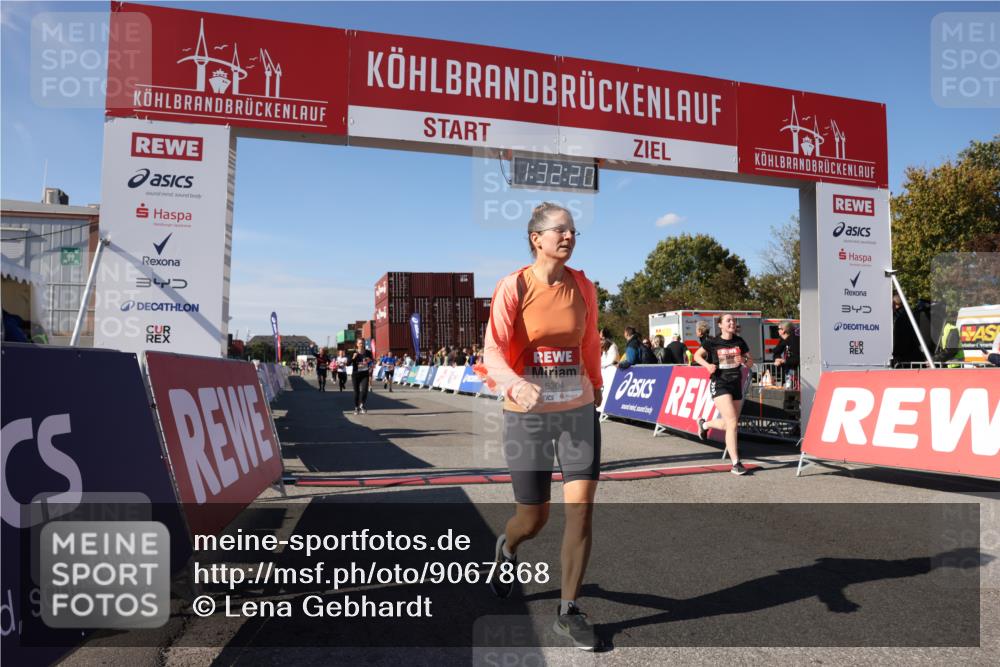 03.10.2025 - Köhlbrandbrückenlauf Lena Gebhardt http://msf.ph/oto/9067868 03.10.2025 13:32:20 Ziel 4485, 4578, 4966, 4985, 5238, 5354, 5820, 5921, 5922, 5923, 6287, 6304 meine-sportfotos.de
