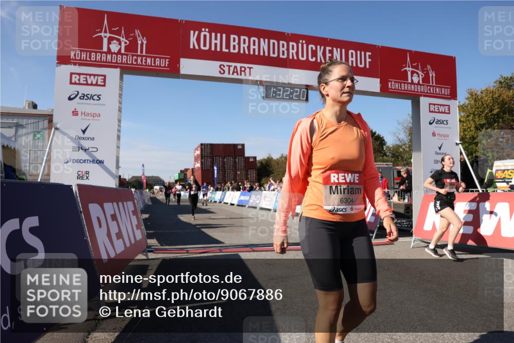 03.10.2025 - Köhlbrandbrückenlauf Lena Gebhardt http://msf.ph/oto/9067886 03.10.2025 13:32:21 Ziel 4485, 4578, 4966, 4985, 5354, 5357, 5820, 5891, 5892, 5923, 6287, 6304 meine-sportfotos.de