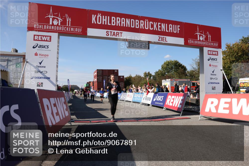 03.10.2025 - Köhlbrandbrückenlauf Lena Gebhardt http://msf.ph/oto/9067891 03.10.2025 13:32:23 Ziel 4485, 4578, 4966, 5354, 5357, 5820, 5891, 5892, 6287, 6304 meine-sportfotos.de