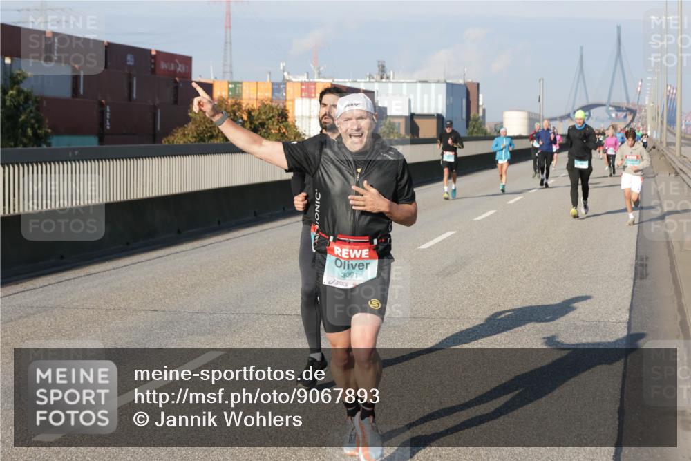 03.10.2025 - Köhlbrandbrückenlauf Jannik Wohlers http://msf.ph/oto/9067893 03.10.2025 09:47:15 Position 3 3091 meine-sportfotos.de