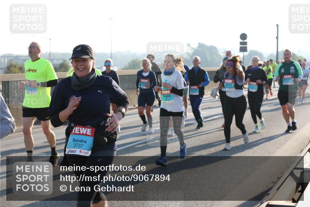 03.10.2025 - Köhlbrandbrückenlauf Lena Gebhardt http://msf.ph/oto/9067894 03.10.2025 09:24:02 Position 1 1731, 231, 3737, 2276 meine-sportfotos.de