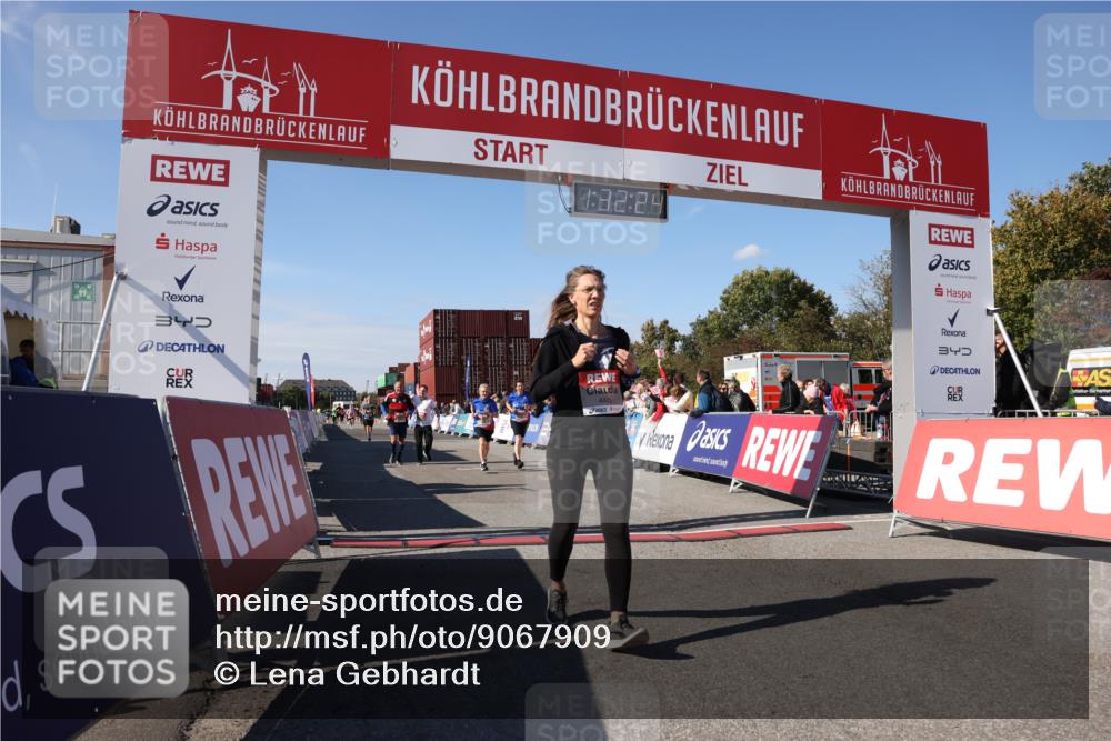 03.10.2025 - Köhlbrandbrückenlauf Lena Gebhardt http://msf.ph/oto/9067909 03.10.2025 13:32:24 Ziel 4485, 4578, 4966, 5354, 5357, 5820, 5891, 5892, 6287, 6304 meine-sportfotos.de
