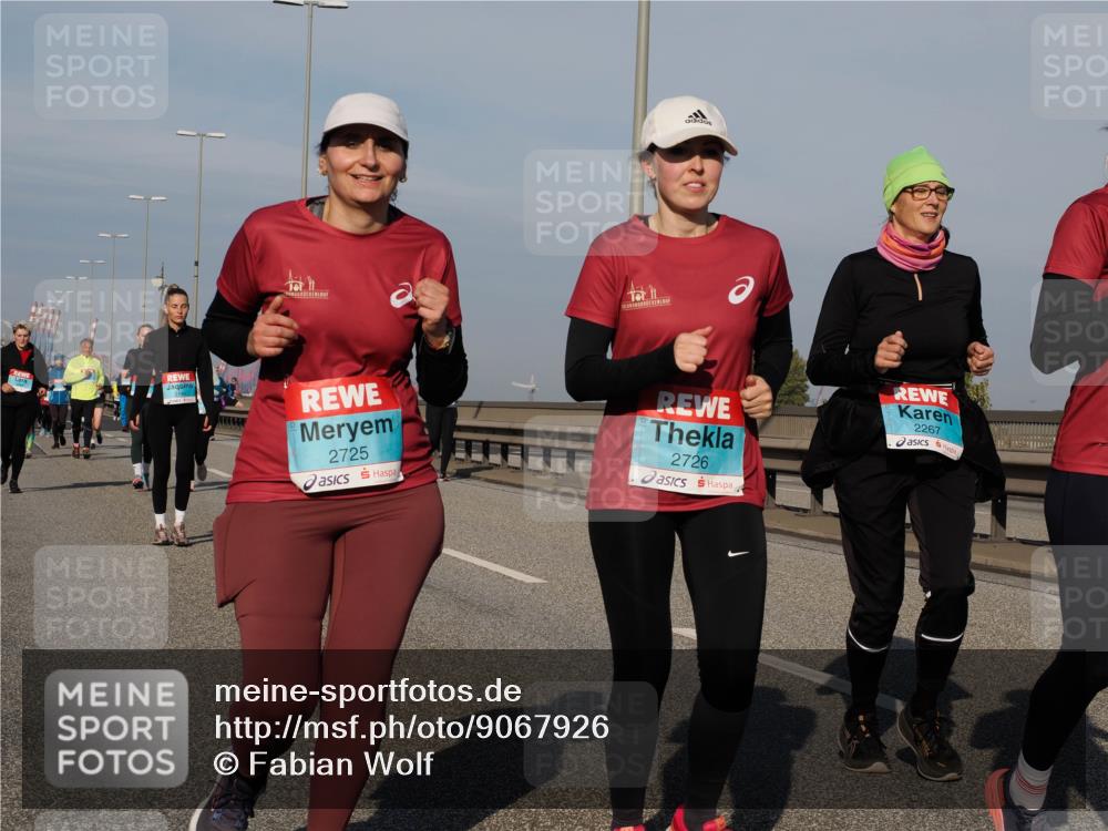 03.10.2025 - Köhlbrandbrückenlauf Fabian Wolf http://msf.ph/oto/9067926 03.10.2025 10:10:42 Position 3 2725, 2726, 2267 meine-sportfotos.de