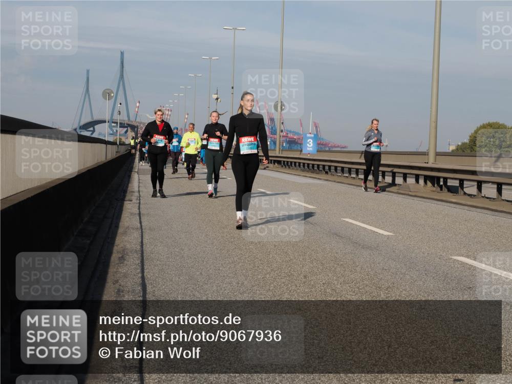 03.10.2025 - Köhlbrandbrückenlauf Fabian Wolf http://msf.ph/oto/9067936 03.10.2025 10:10:43 Position 3 2149, 3 meine-sportfotos.de