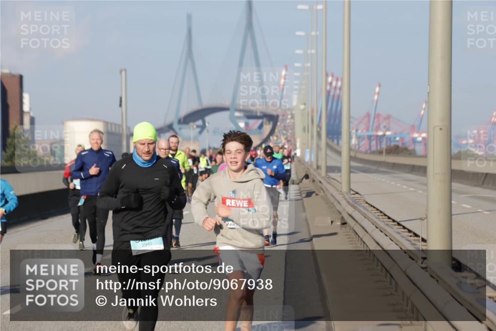 03.10.2025 - Köhlbrandbrückenlauf Jannik Wohlers http://msf.ph/oto/9067938 03.10.2025 09:47:17 Position 3 2940 meine-sportfotos.de