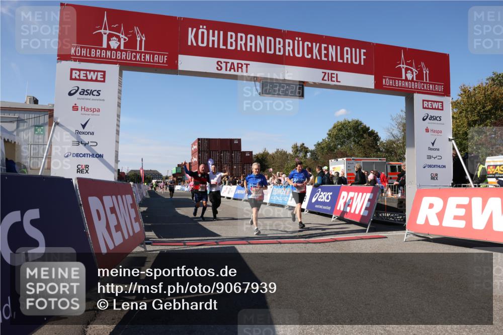 03.10.2025 - Köhlbrandbrückenlauf Lena Gebhardt http://msf.ph/oto/9067939 03.10.2025 13:32:27 Ziel 4485, 4578, 4966, 5286, 5357, 5891, 5892, 6141, 6304 meine-sportfotos.de