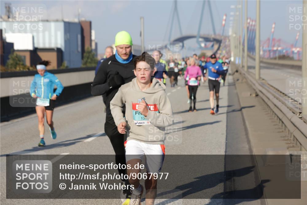 03.10.2025 - Köhlbrandbrückenlauf Jannik Wohlers http://msf.ph/oto/9067977 03.10.2025 09:47:18 Position 3 135 meine-sportfotos.de