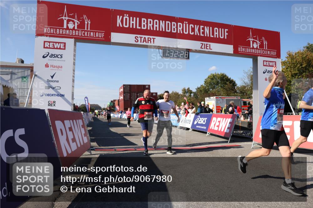 03.10.2025 - Köhlbrandbrückenlauf Lena Gebhardt http://msf.ph/oto/9067980 03.10.2025 13:32:28 Ziel 4485, 4578, 4966, 5286, 5357, 5876, 5891, 5892, 6141 meine-sportfotos.de