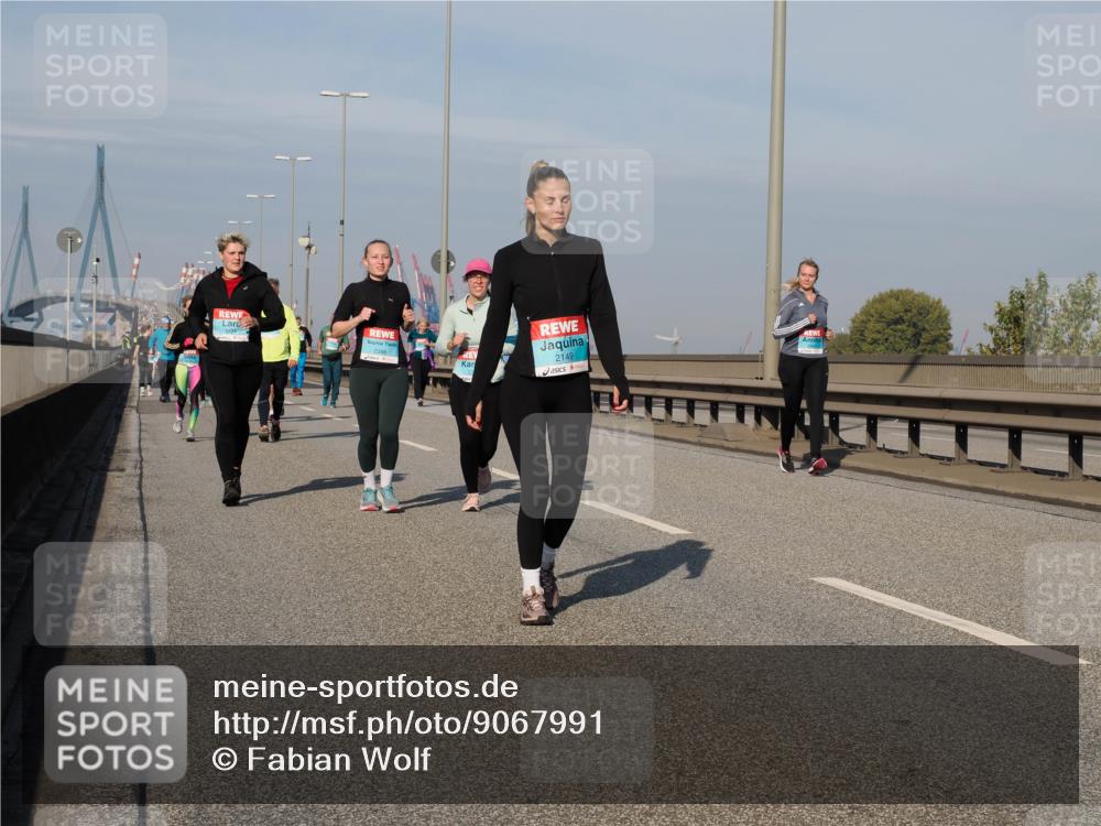 03.10.2025 - Köhlbrandbrückenlauf Fabian Wolf http://msf.ph/oto/9067991 03.10.2025 10:10:46 Position 3 3324, 2149 meine-sportfotos.de