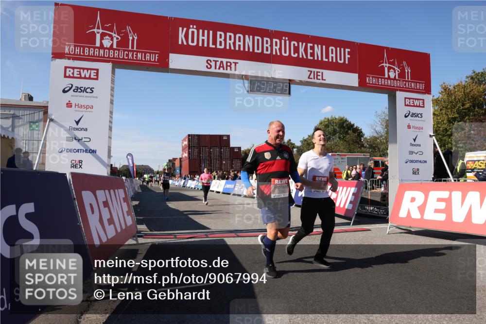 03.10.2025 - Köhlbrandbrückenlauf Lena Gebhardt http://msf.ph/oto/9067994 03.10.2025 13:32:29 Ziel 4485, 4578, 4966, 5286, 5357, 5876, 5891, 5892, 6141 meine-sportfotos.de
