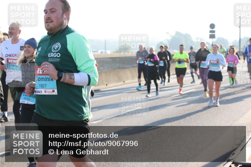 03.10.2025 - Köhlbrandbrückenlauf Lena Gebhardt http://msf.ph/oto/9067996 03.10.2025 09:24:06 Position 1 2837, 1827, 3110 meine-sportfotos.de