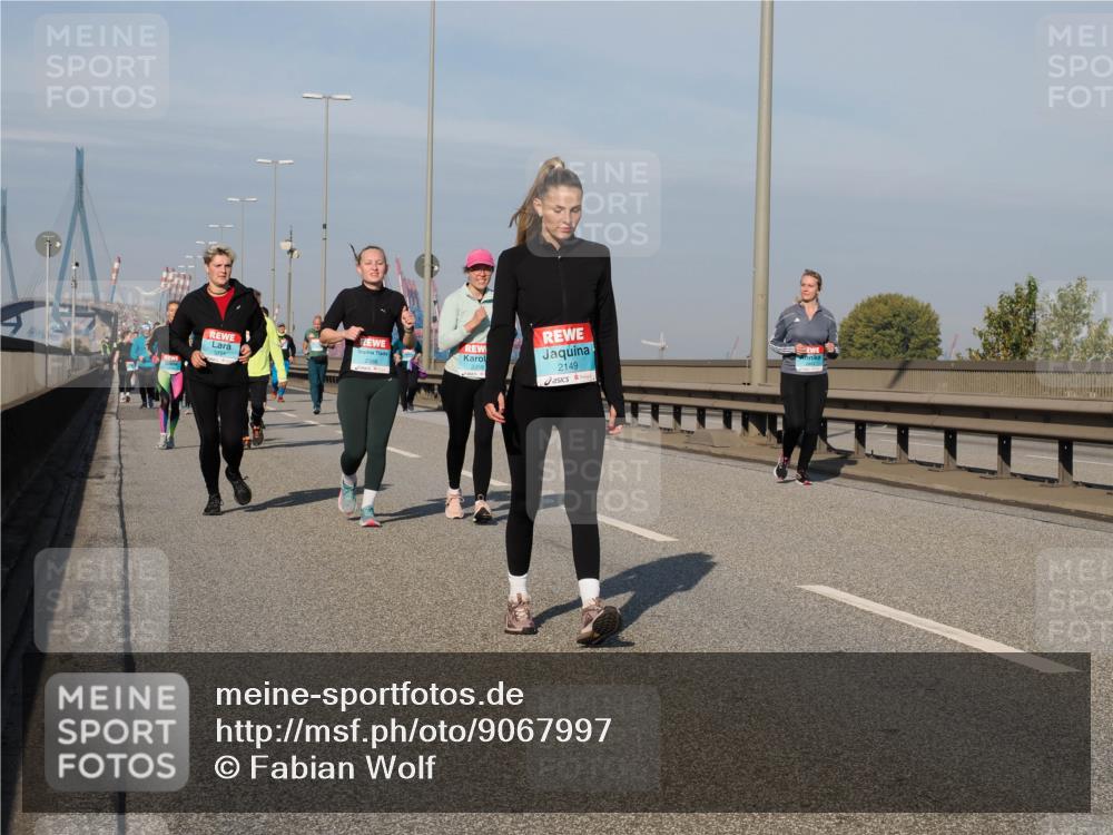 03.10.2025 - Köhlbrandbrückenlauf Fabian Wolf http://msf.ph/oto/9067997 03.10.2025 10:10:46 Position 3 3324, 2386, 2149 meine-sportfotos.de