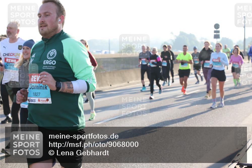 03.10.2025 - Köhlbrandbrückenlauf Lena Gebhardt http://msf.ph/oto/9068000 03.10.2025 09:24:06 Position 1 24, 2837, 1827 meine-sportfotos.de
