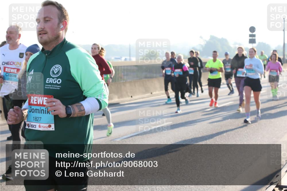 03.10.2025 - Köhlbrandbrückenlauf Lena Gebhardt http://msf.ph/oto/9068003 03.10.2025 09:24:06 Position 1 24, 2837, 1827 meine-sportfotos.de
